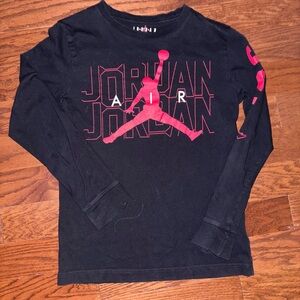 Jordan Kids Long Sleeve Tee in Black and Red